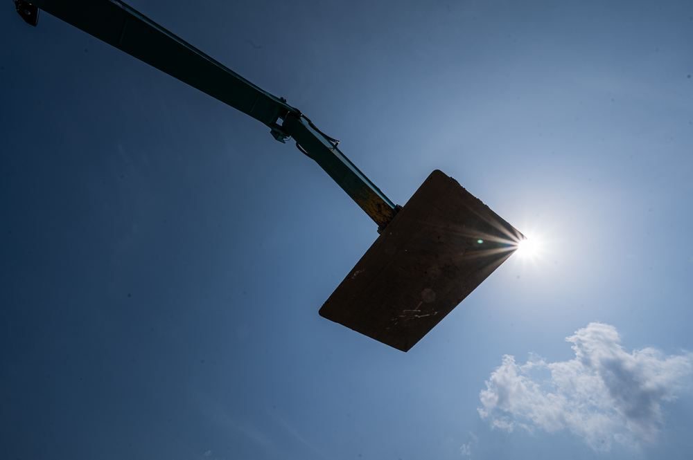 重機と青空